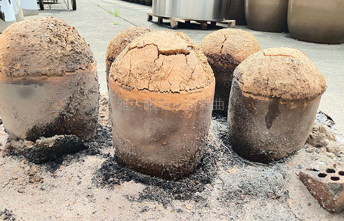 机械化酿造黄酒的缺点,大闸蟹配热黄酒还是冰黄酒