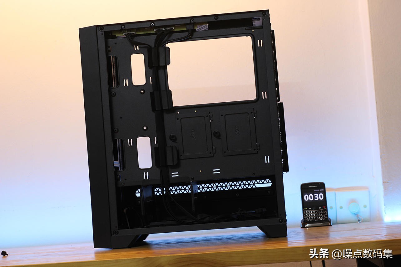 钛3080机箱,价格便宜但是散热很好的机箱