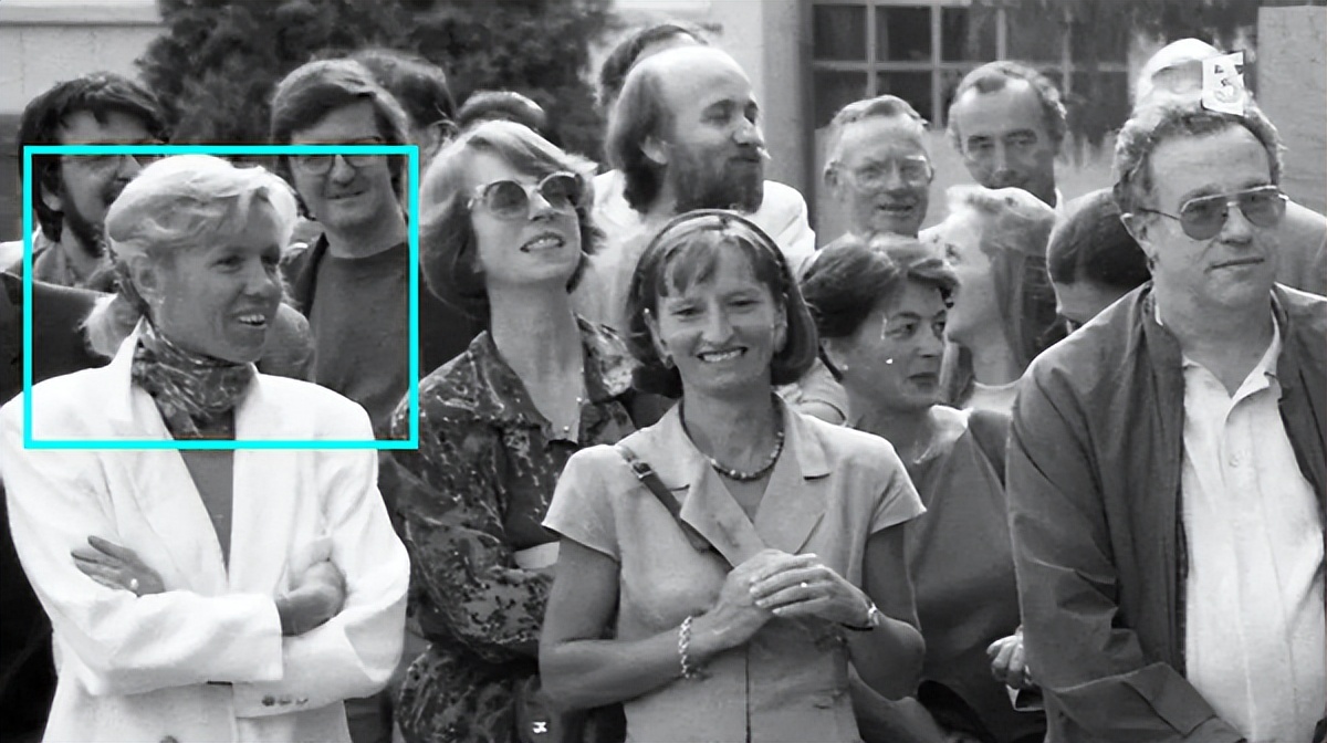 69岁布丽吉特好福气！和马克龙厮守近30年，夫妻俩到哪儿都牵着手