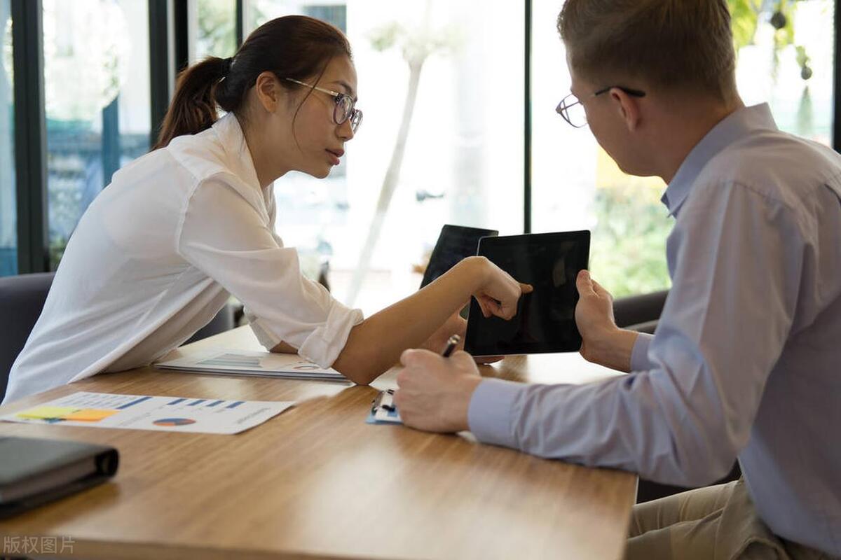 我，90后大学生，在大学捡瓶子创业月入两万，毕业后成为企业高管