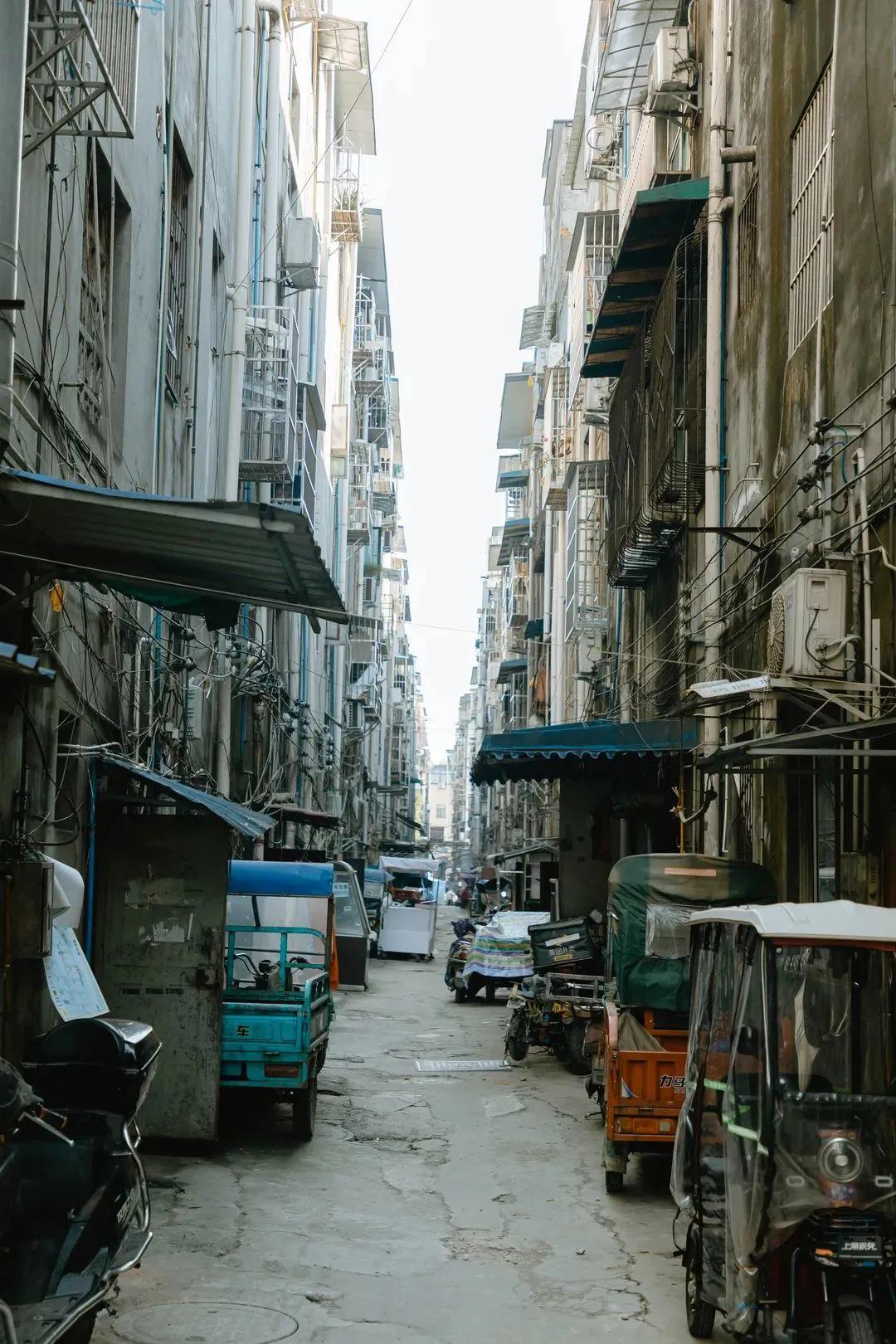 成都伏龙小区伏龙一街,土味城中村