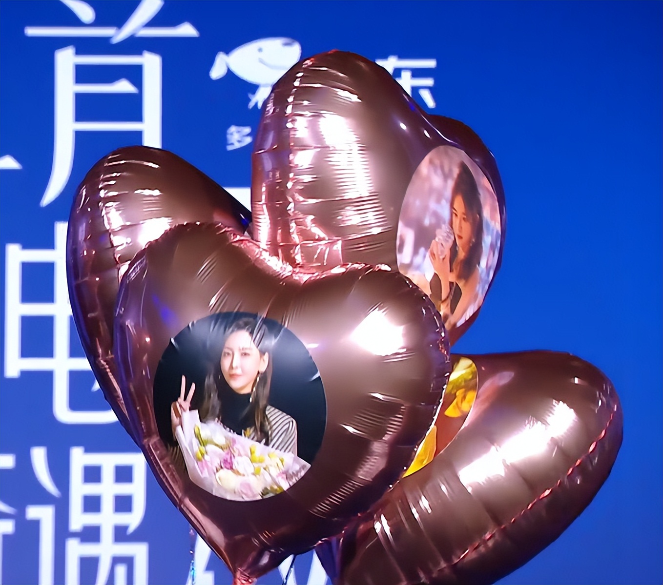 上海这一夜，内娱来了一大半，吴京谢霆锋拿大奖，冯小刚忙着交际