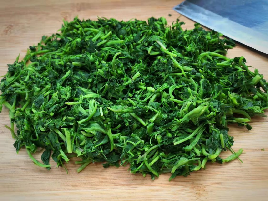 阳春三月必吃的野菜,阳春三月野菜成餐桌新宠