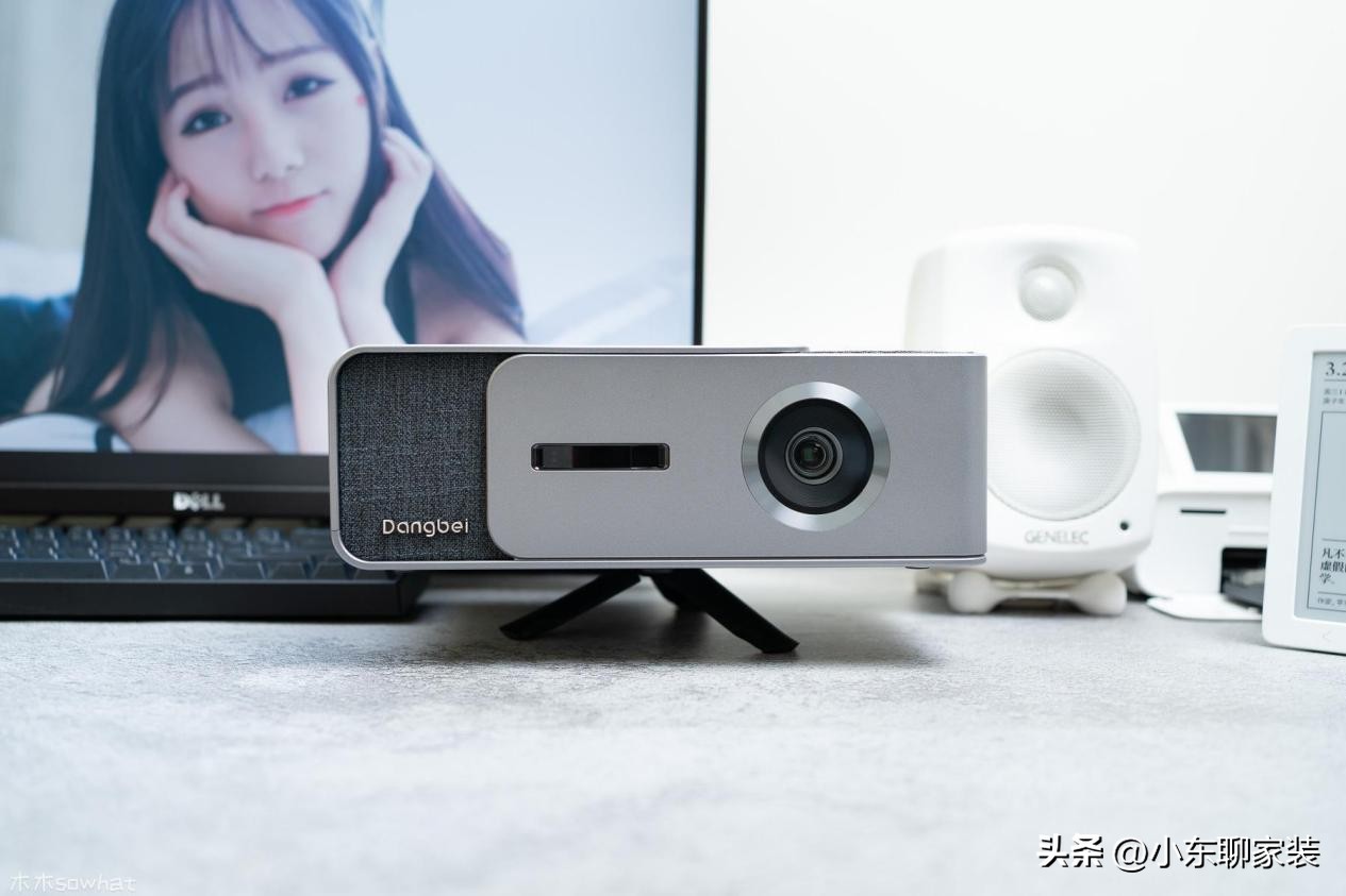 选投影仪都要看哪些,选投影仪还是100寸大电视