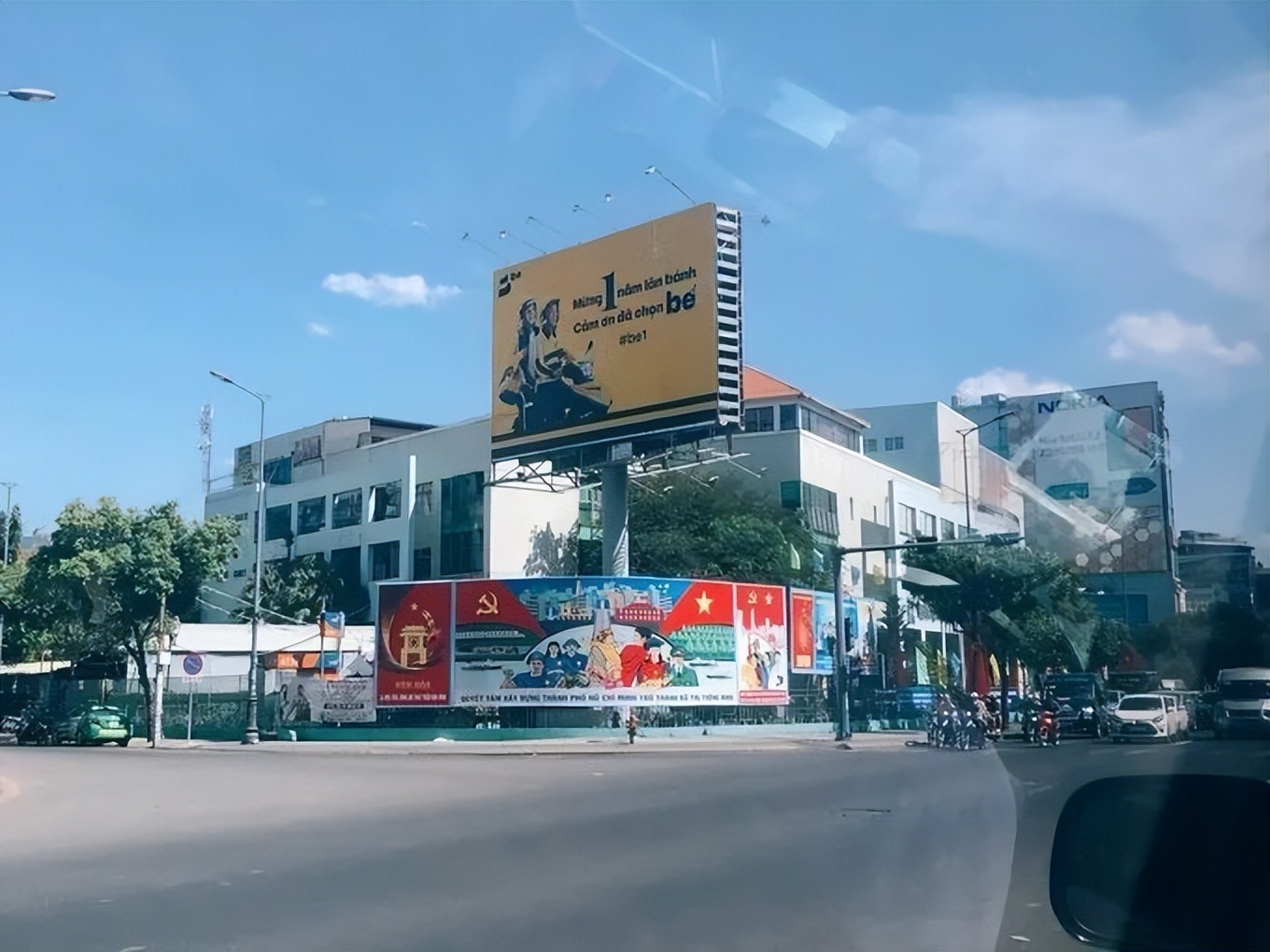 走进越南感受异国风土人情 (越南街头采访对中国的印象)