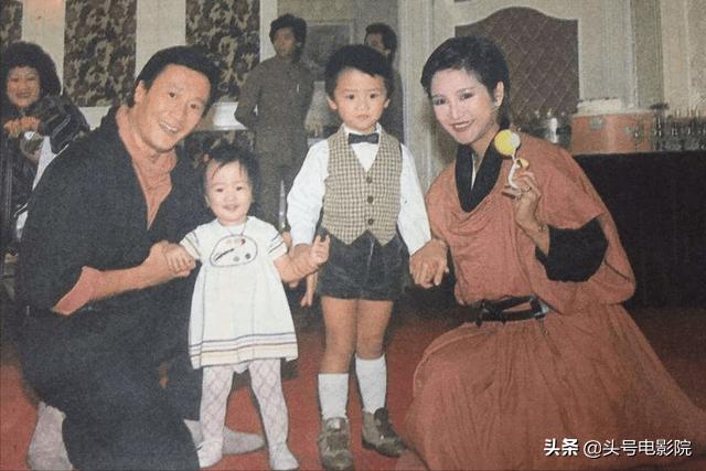 84岁谢贤与女友重燃爱火,谢贤84岁和初恋重温旧情