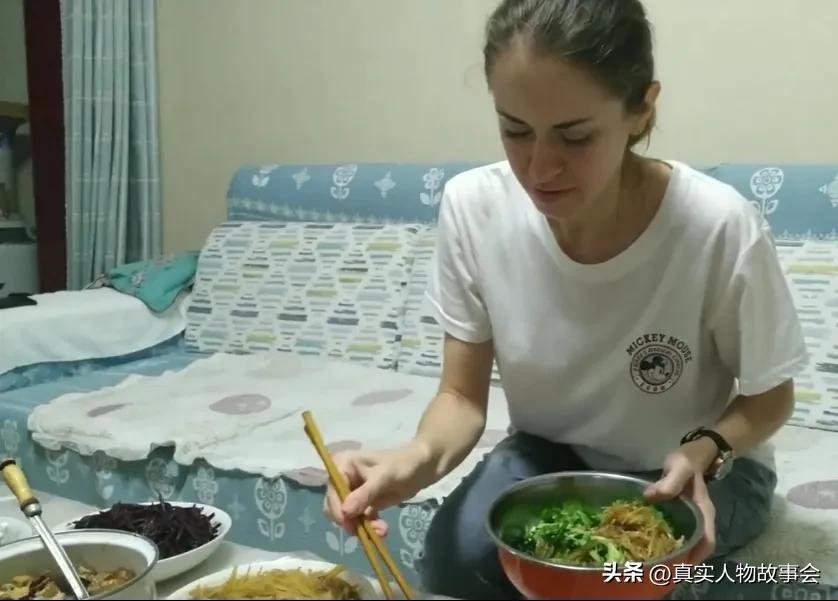 90后俄罗斯美女远嫁天津，婆婆买房又送传家宝，待她如亲闺女