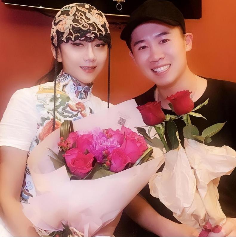 杨丽萍生活起居需要男助理照顾,杨丽萍的生活问题怎么解决