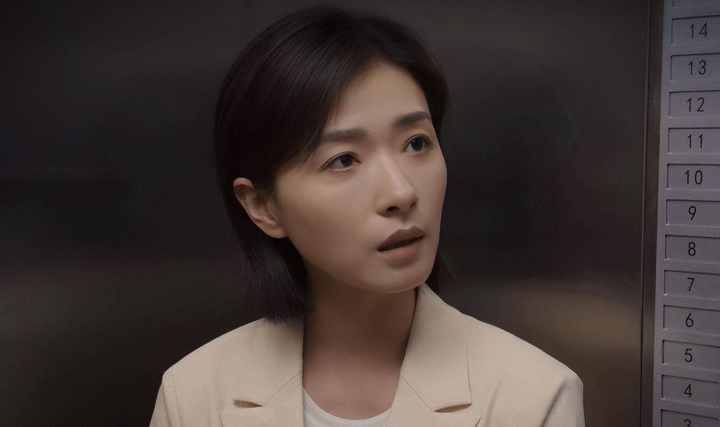 气场不对别硬演“女干部”，2部热播剧5位女演员一比较，差距不小