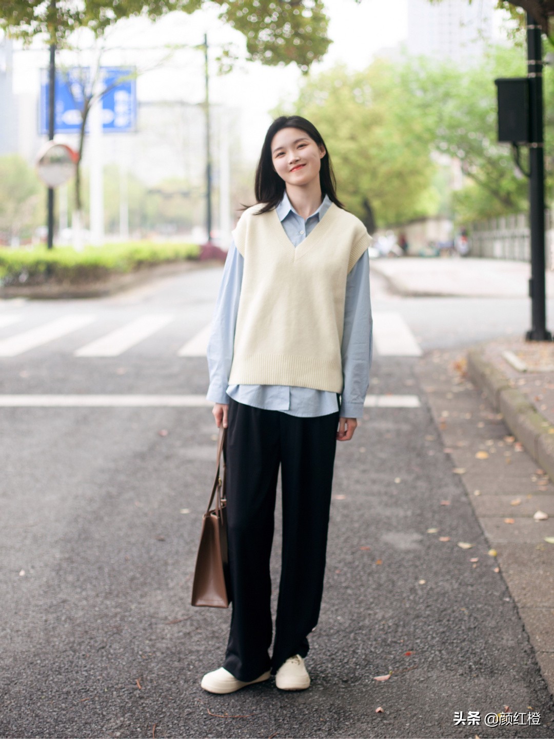 好看又便宜的适合夏天穿白衬衫,夏季白衬衫怎么穿才更好看