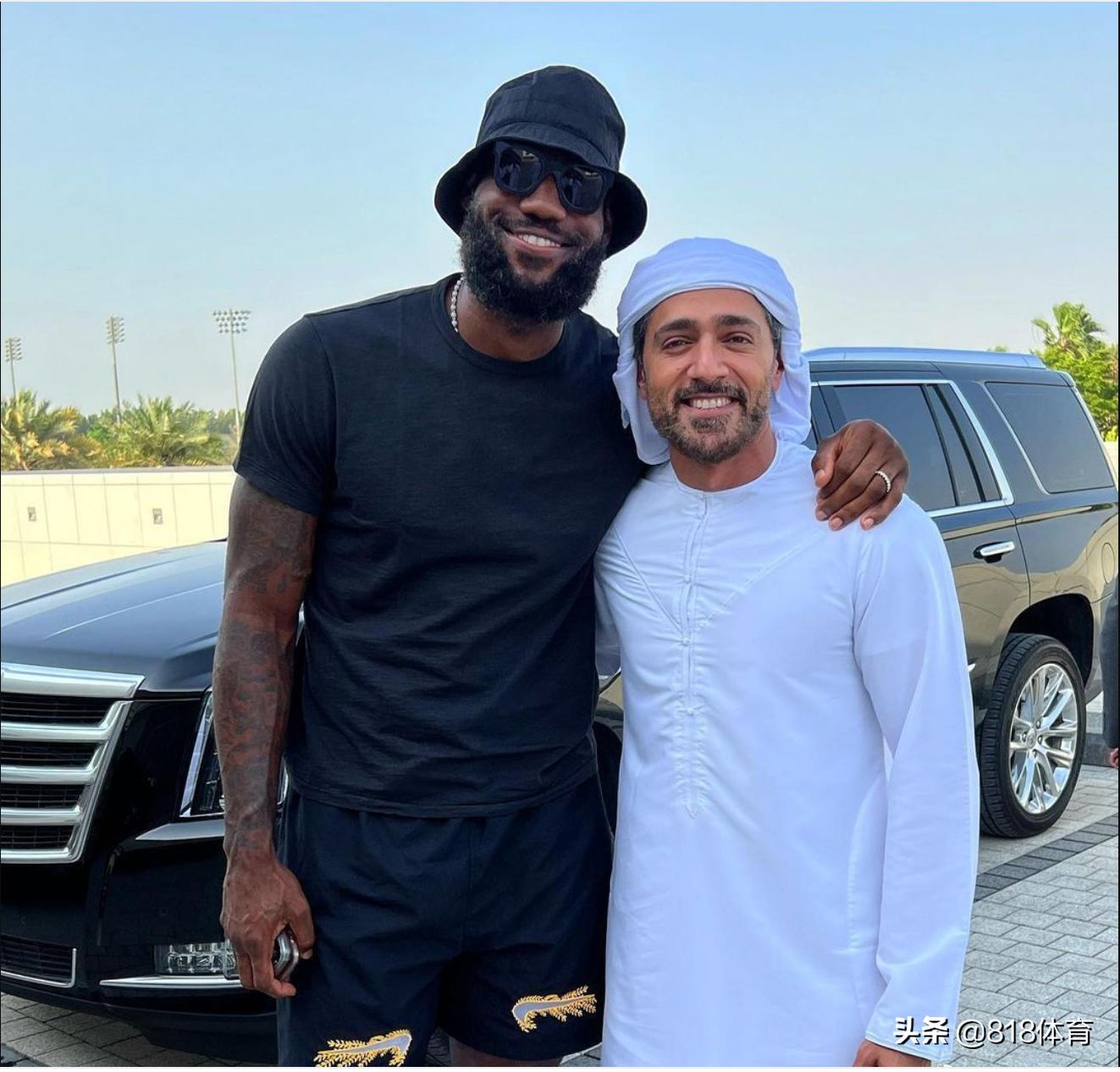 排面!詹皇迪拜度假哈曼丹王储设宴款待,命令数十名保镖护送他购物