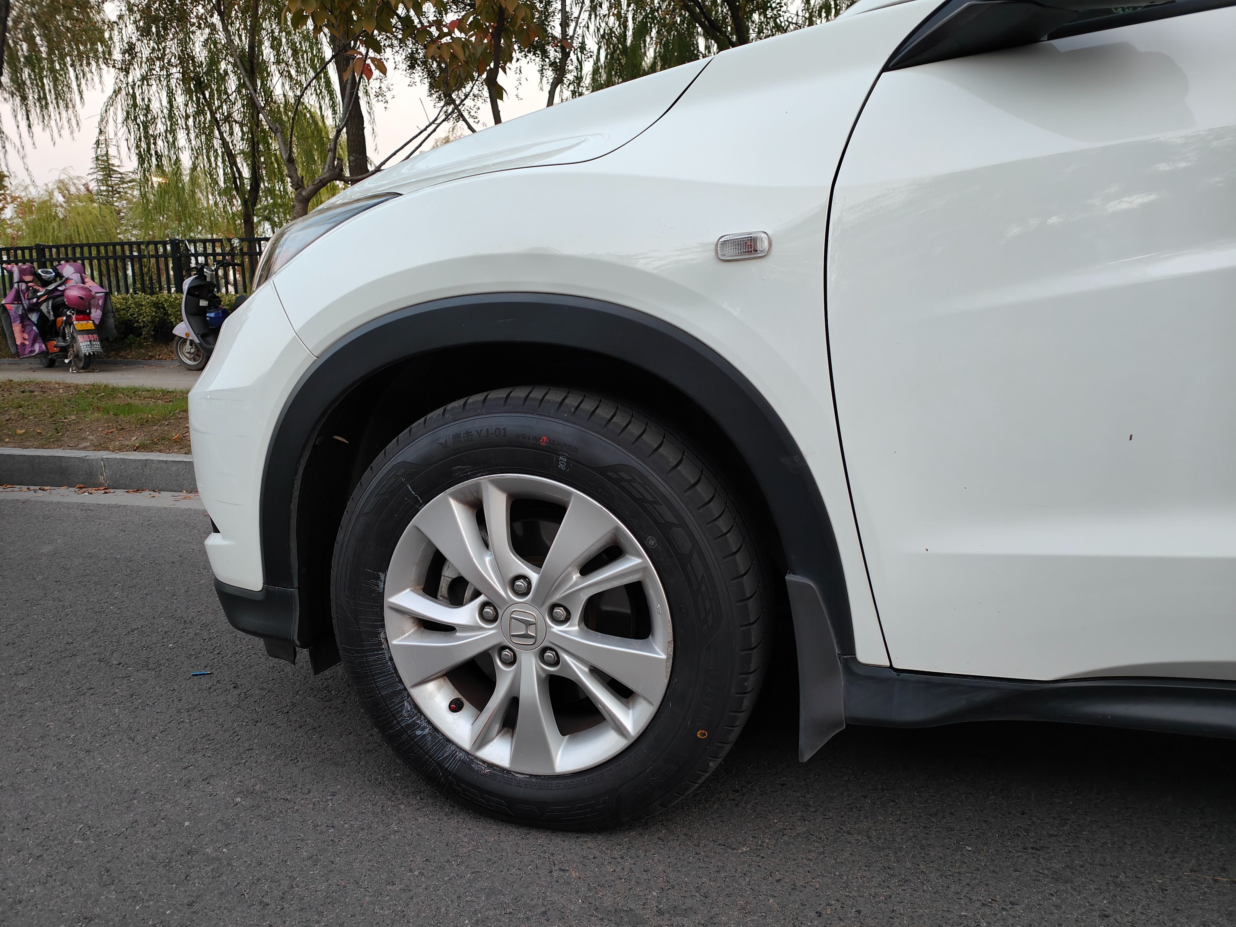 鹰击yj01s轮胎咋样,东风鹰击yj01和雷神静悦哪个好