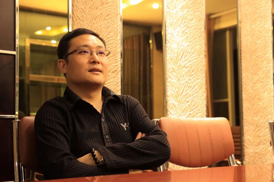 中国餐饮百强榜上的通籍少帅-香港品尚集团董事长胡忠