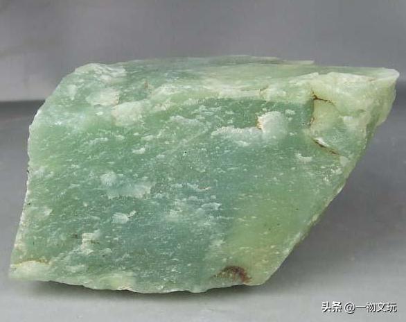 最像和田玉的岫玉,为什么有人说岫玉就是和田玉