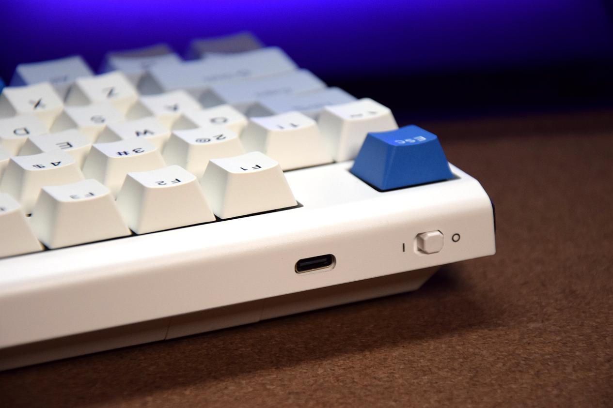 一年充电2次，这款无线机械键盘续航强得离谱，还可热插拔宏定义