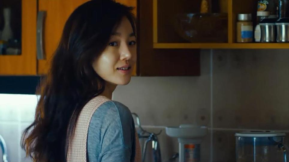 让邻居追妻子的电影,新婚夫妇被隔壁邻居盯上的电影