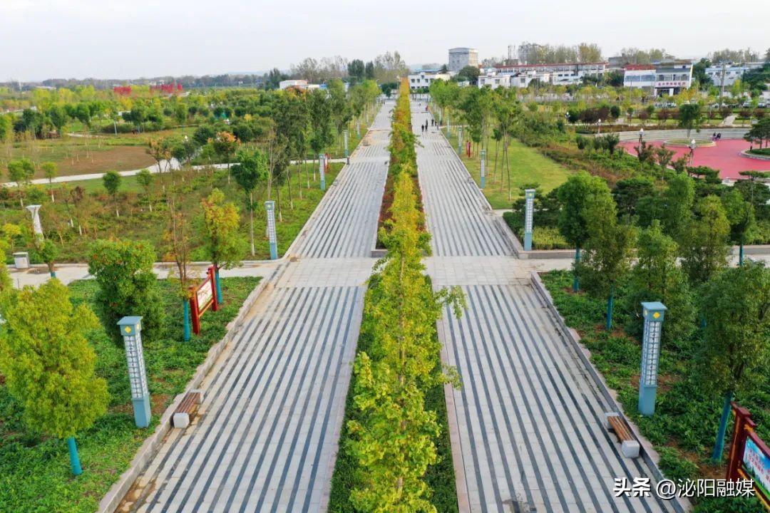 月儿湾跳舞音乐,月儿湾公园跳舞