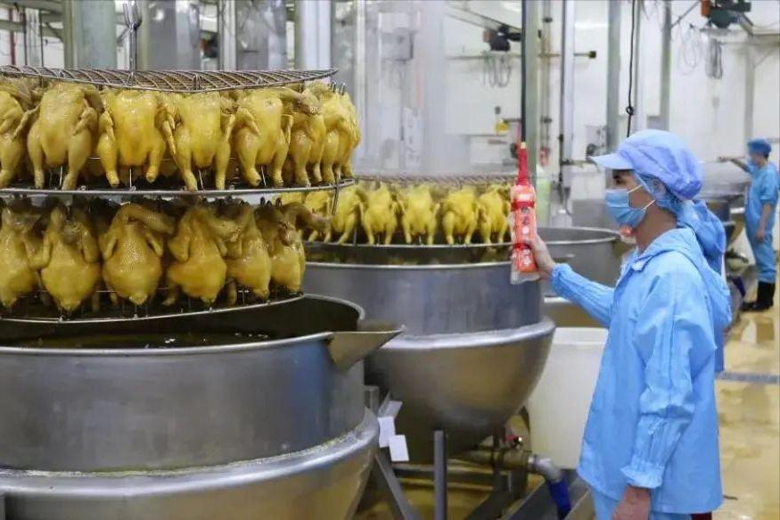 一卖8000吨夫妻肺片,年赚40亿开店千家,紫燕如何成卤味行业先锋