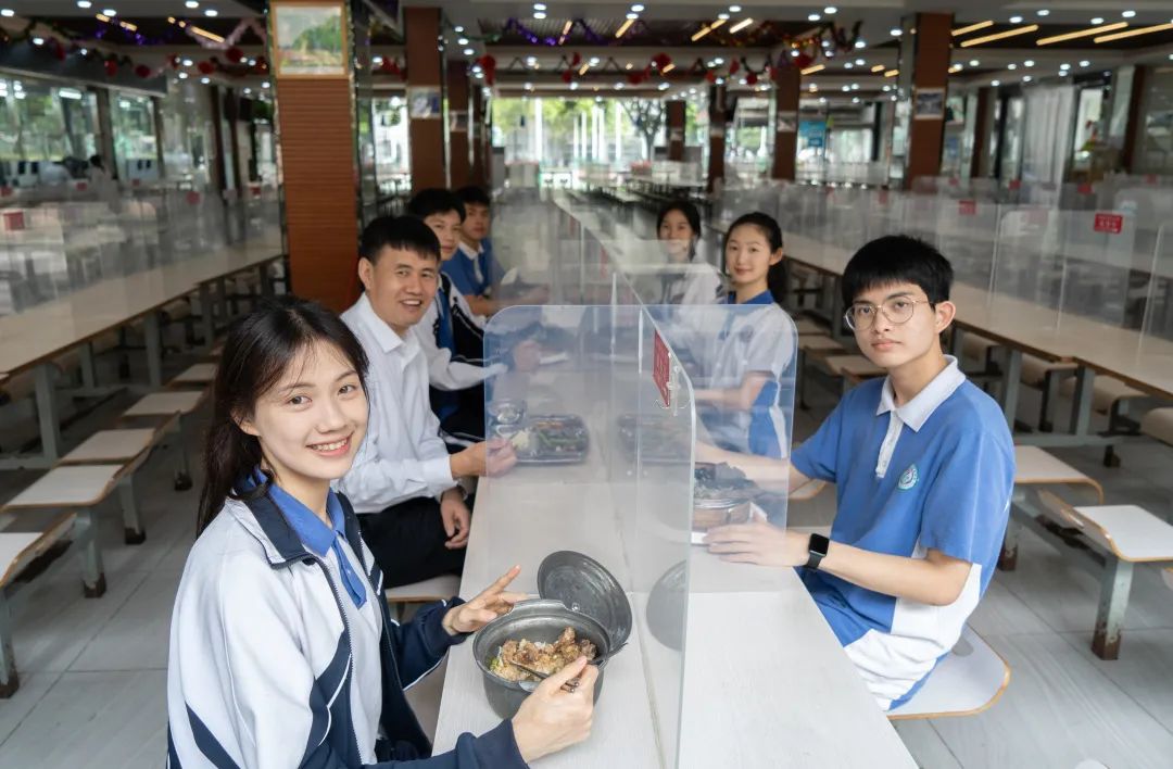 深圳光明高级中学体育场,深圳光明高级中学校队