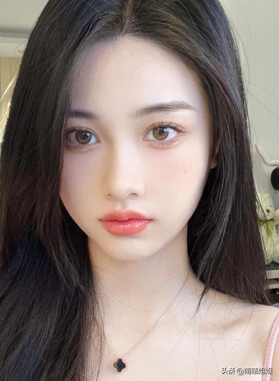 女人出门如何化淡妆,女人再忙也要学会化淡妆