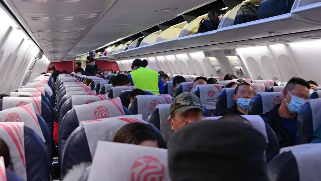 飞机经停中途要不要拿行李下飞机,飞机经停的时候其他人要下飞机吗