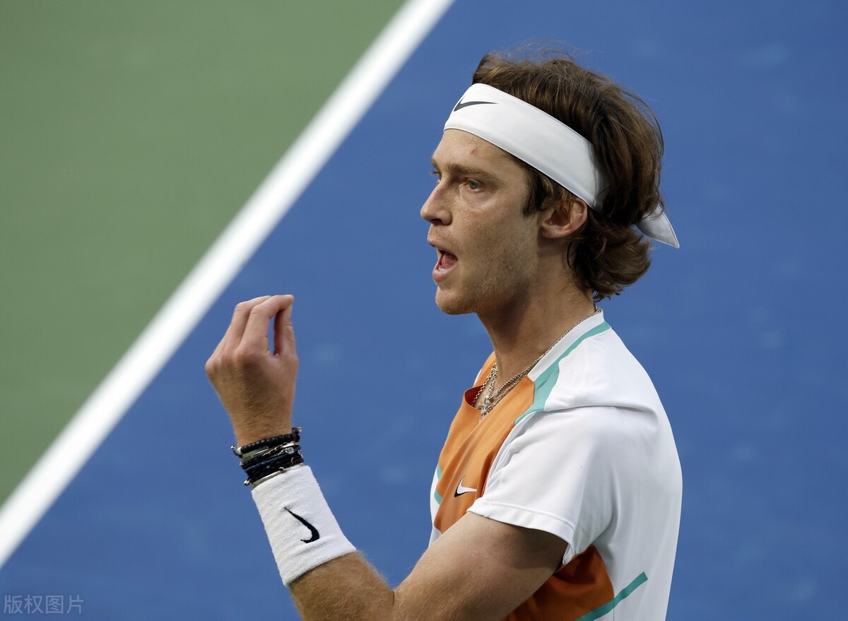 德约科维奇仅丢五局横扫过关,德约科维奇连续17站比赛进入决赛