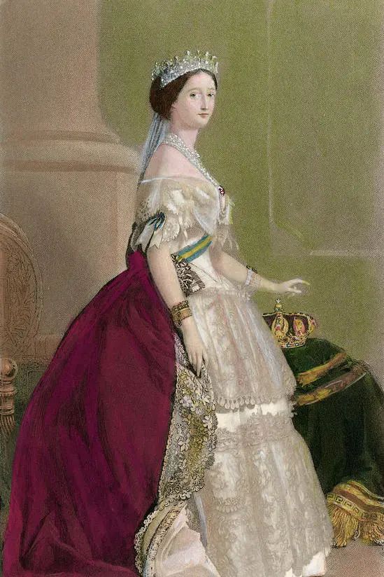 法国珠宝值得买吗,法国王室的王冠和首饰