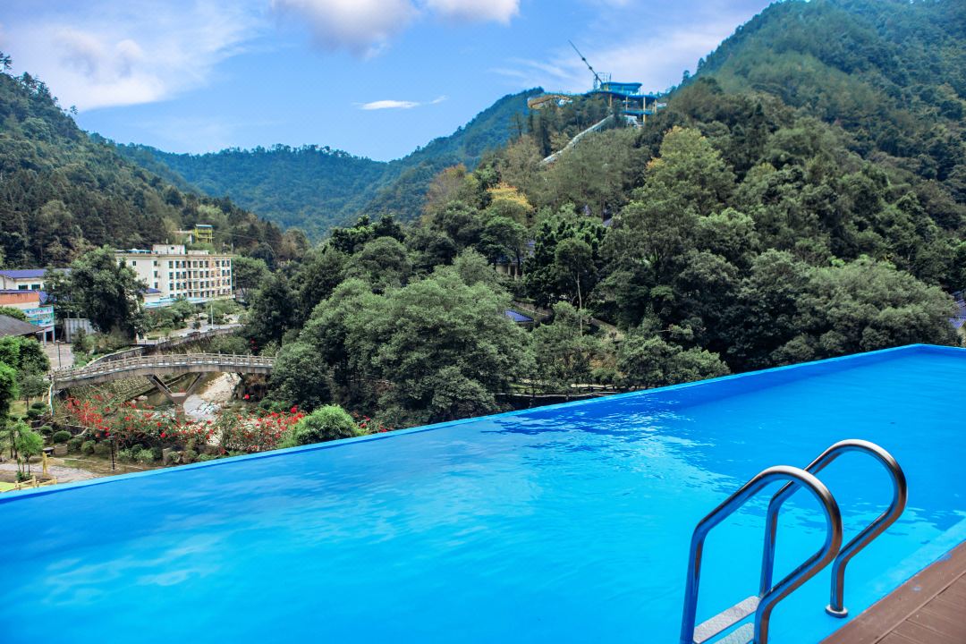 广东最值得推荐的温泉度假村,广东第一峰温泉是真温泉