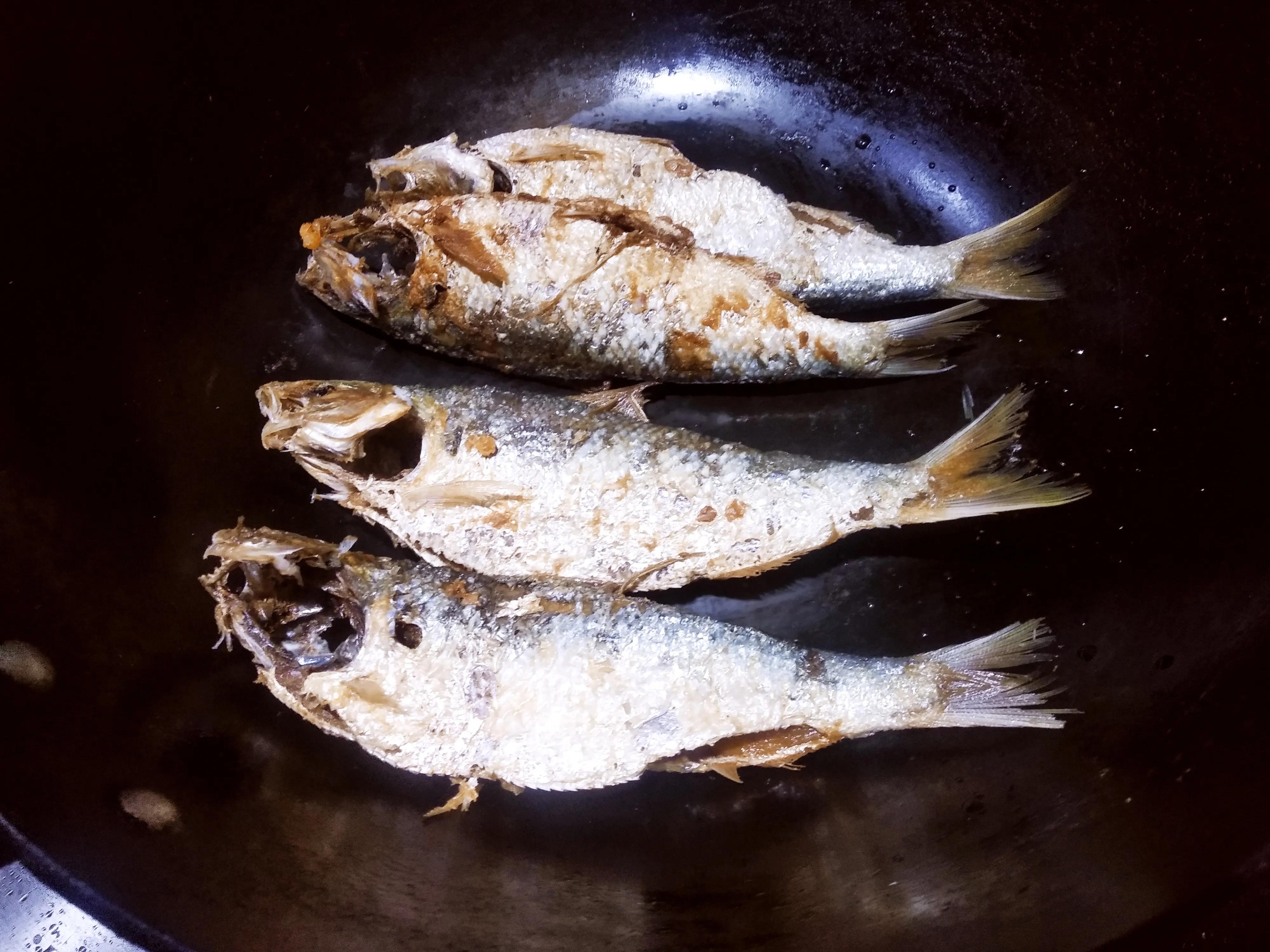 夏天吃海鱼，内行专挑这5种，肉鲜不腥无法养殖，摊主都夸是行家