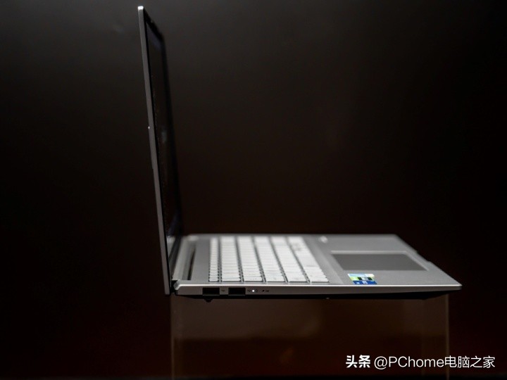 华硕无畏pro15锐龙版屏幕测评,华硕无畏pro15锐龙版屏幕60hz