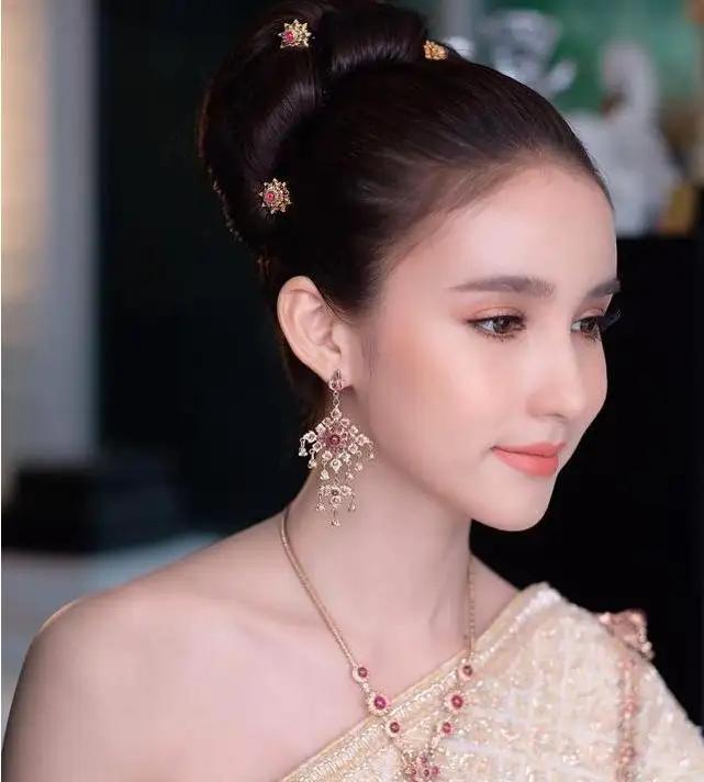 跨性别大亨购买环球小姐选美比赛