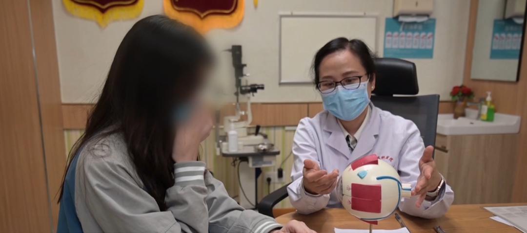 15岁女孩子近视800度怎么办,13岁近视550度了以后会致盲吗