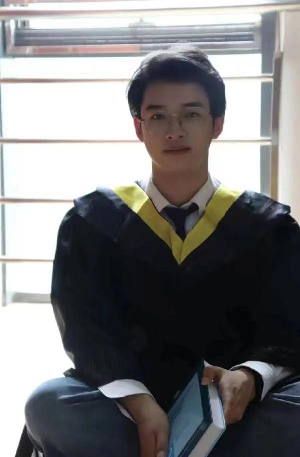 火遍全网的一个小男孩,火遍全网的一个小男孩欧美