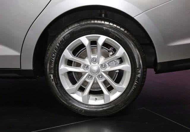 国产车轮胎宽大帅气,国产车哪个车轮胎最宽