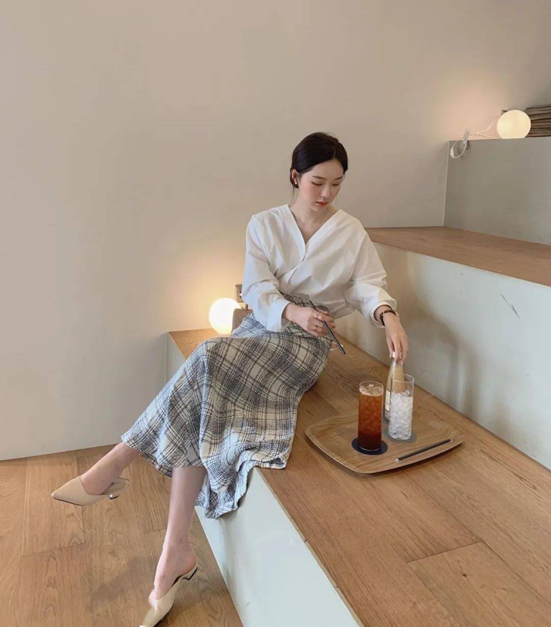 衬衫+半裙，这样穿显瘦显女人气息，上学工作约会一套解决了