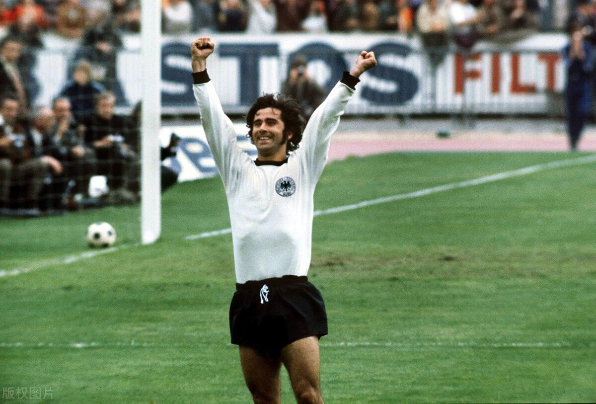 罗马里奥比罗纳尔多强,罗马里奥评价盖德穆勒