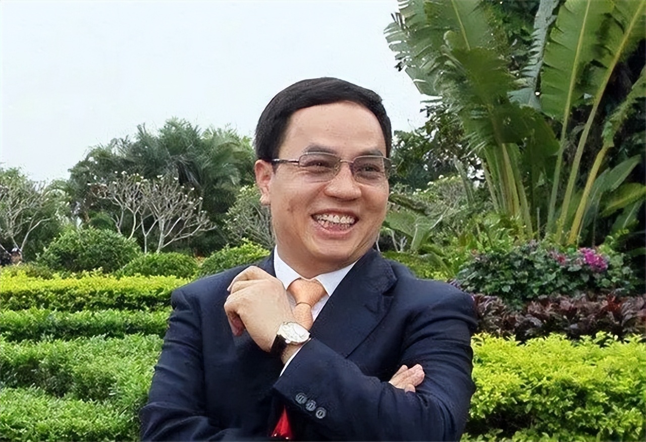 中国首富负债245亿,昔日首富成老赖资产甩卖无人问津