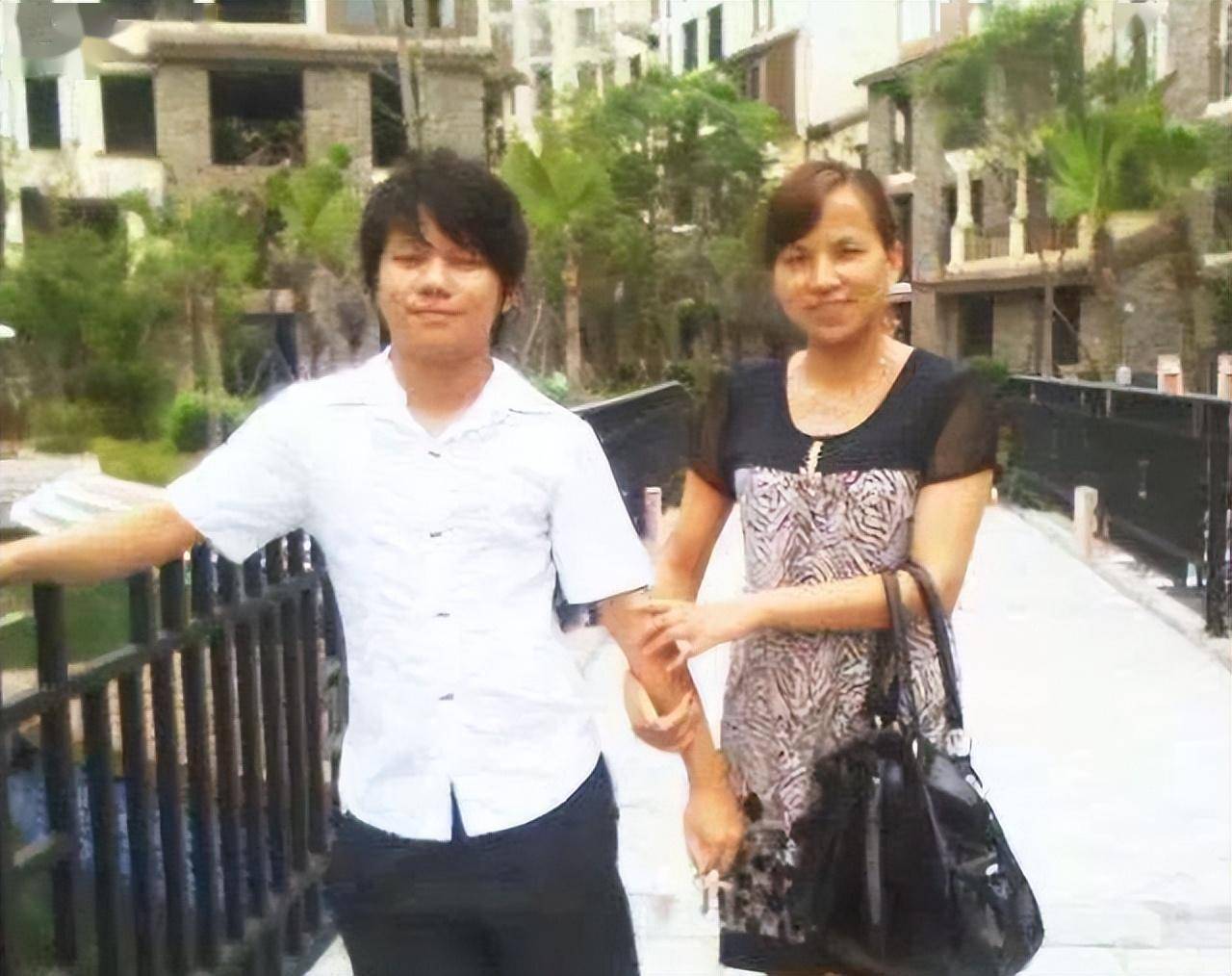 18岁小伙网购24把仿真枪被判无期！哭诉：局长藏20把真枪才判3年