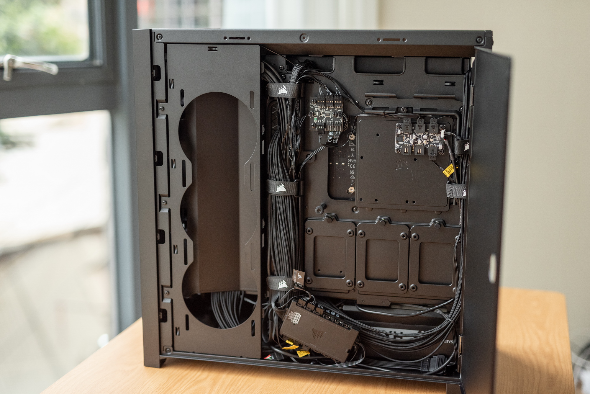 z690hero装win10,海盗船主机780t