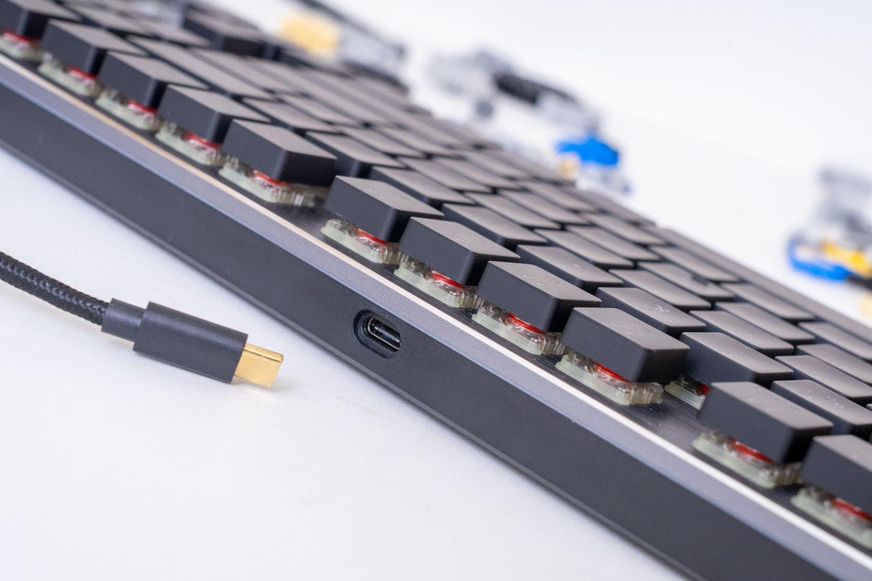 告别机械键盘傻重黑粗的传统印象，酷冷至尊SK631RGB机械键盘体验