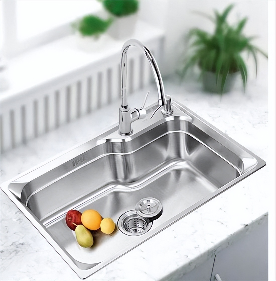 卫生间与厨房地面墙面渗水怎么办,厨房门口的墙面渗水