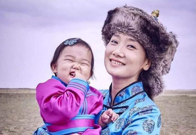 凤凰传奇24年前的约定五五分账,凤凰传奇凭什么五五分账