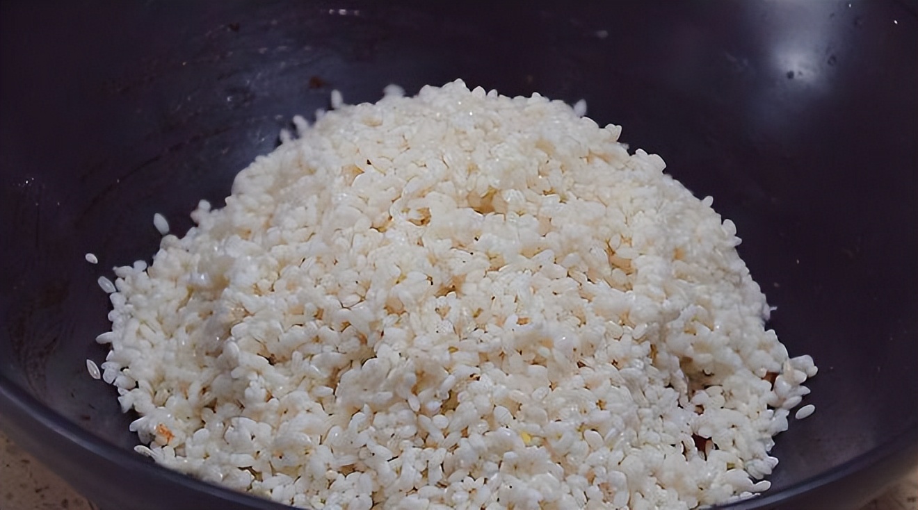 老年人更适合吃哪种米,老年人吃什么米对身体健康