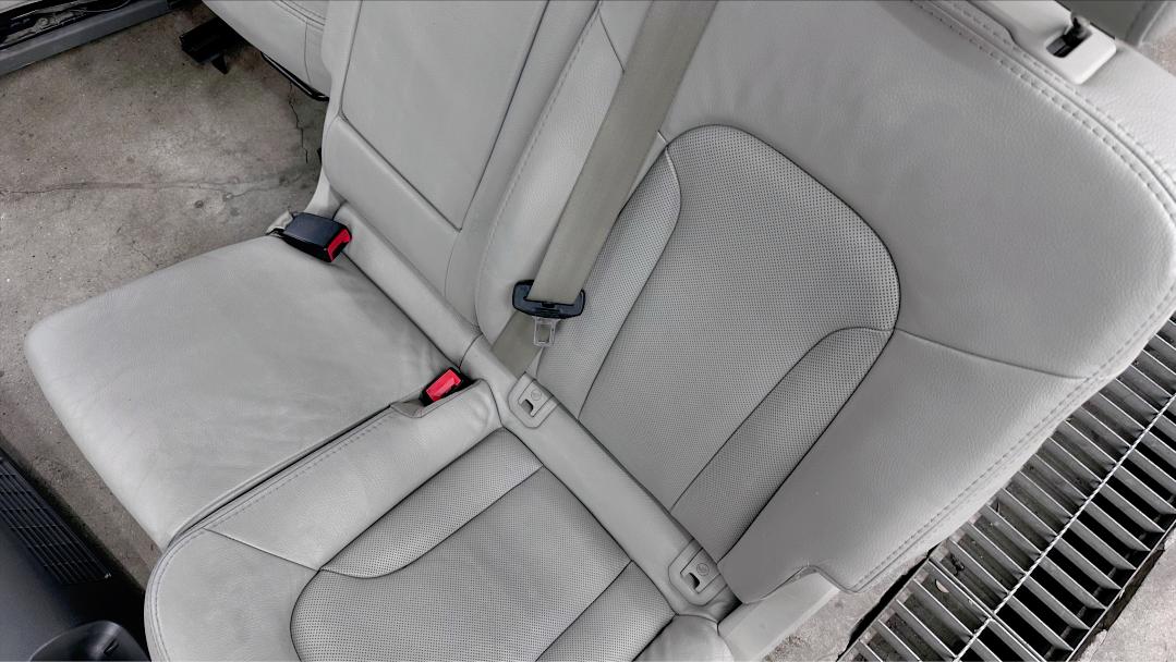 老款奥迪q74.2报废,奥迪q7新能源报废车