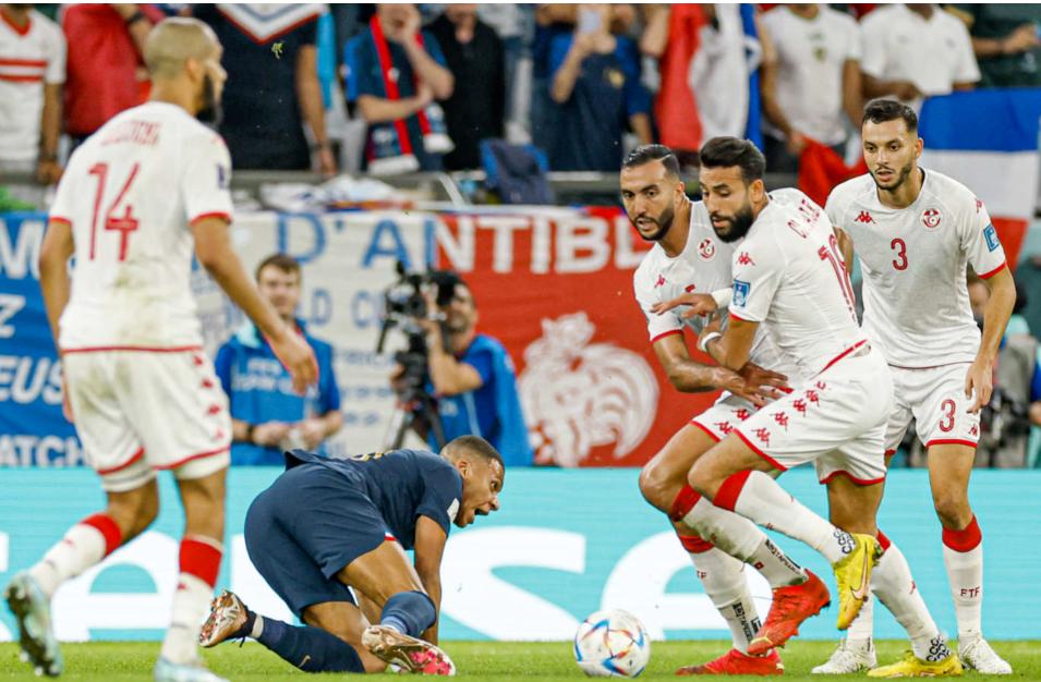 姆巴佩受伤恐缺席后续小组赛,姆巴佩遭致命打击