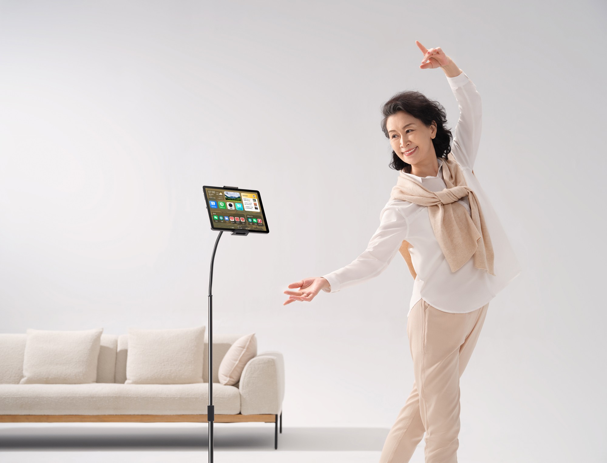 爸妈新年换新机就选拾光纪Y1!1000+中老年常用App送到爸妈心坎里