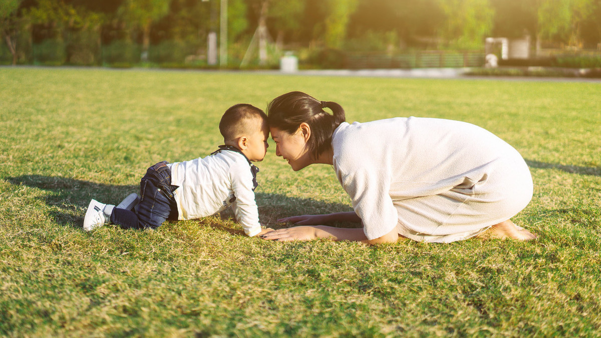 宝宝总饿是母乳没营养吗,宝宝一天都不怎么饿是消化不好吗