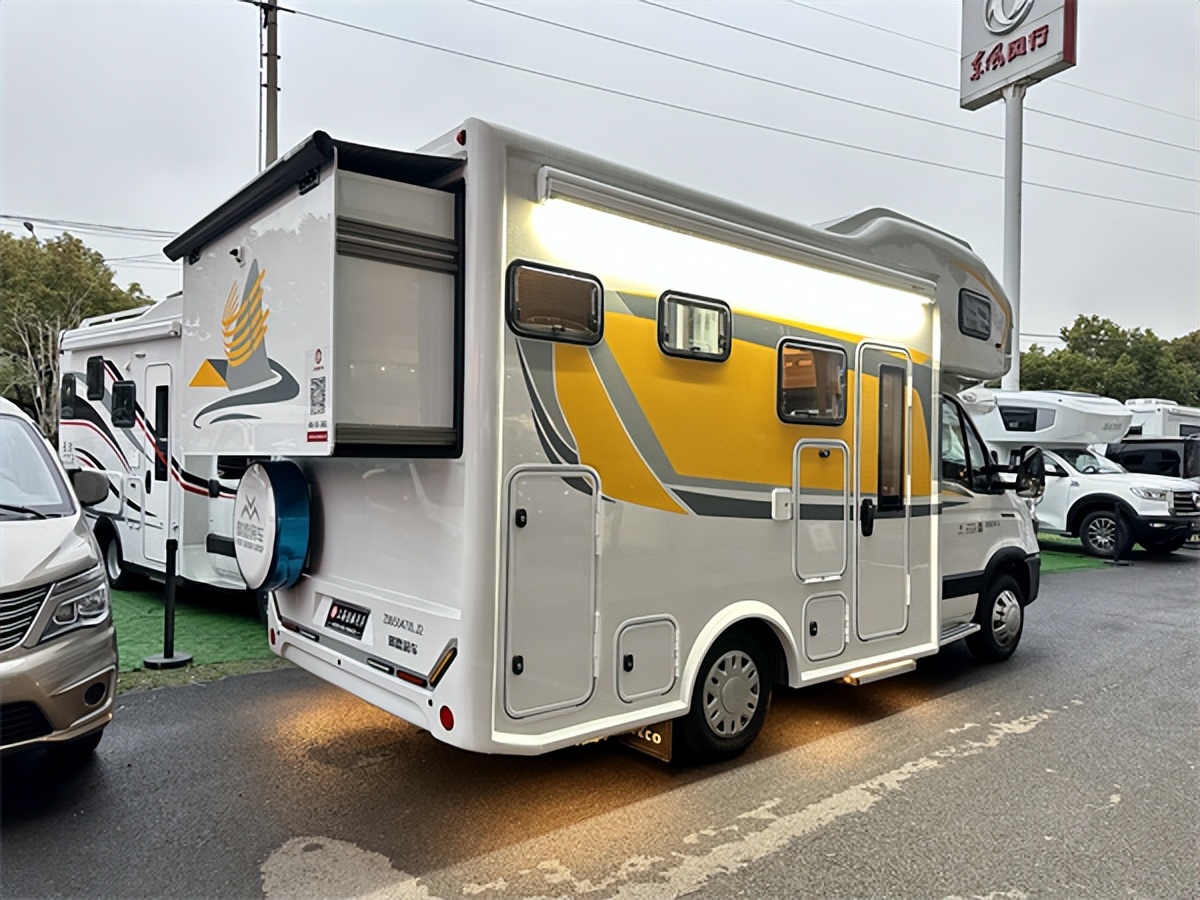 戴德依维柯newdaily小额头房车,戴德2023款c型6.5吨依维柯房车