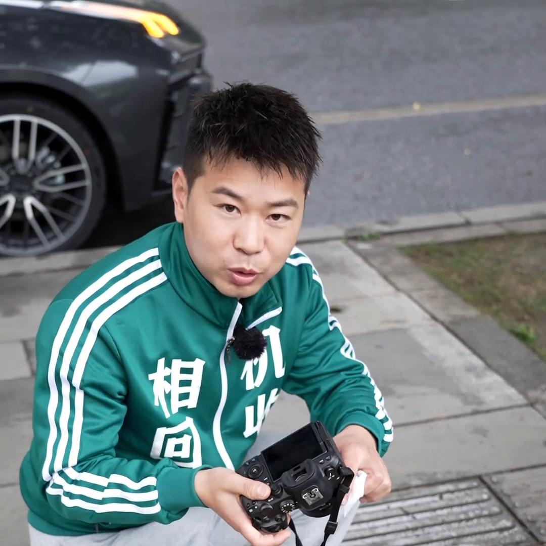 专业照相机佳能r6二手价位多少,佳能r6二手回收多少钱