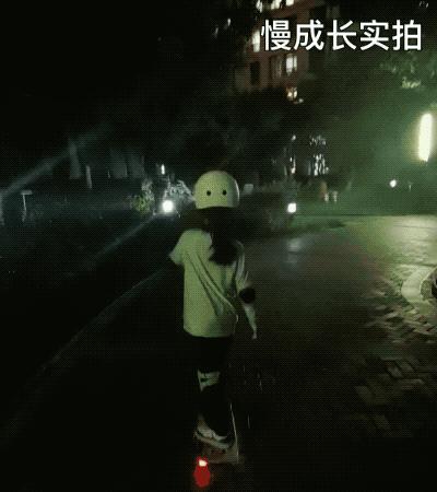 孩子生日小该不该晚一年上小学,孩子生日正好是上学了应该怎么过